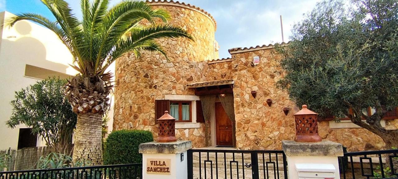 Villa Sanchez In Strandnahe Mit Pool, Jacuzzi, Klima, Wifi, Gas Bbq Santanyi Exterior photo