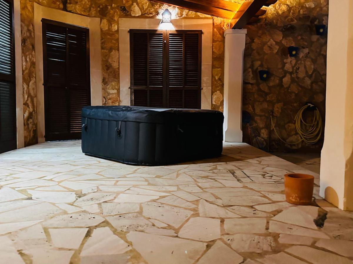 Villa Sanchez In Strandnahe Mit Pool, Jacuzzi, Klima, Wifi, Gas Bbq Santanyi Exterior photo